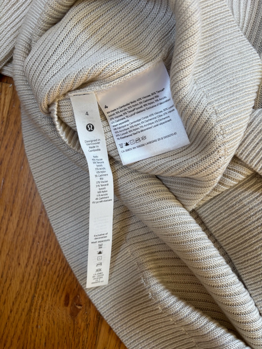 Lululemon oatmeal crossover reversible sweater size 4 EUC - Picture 6 of 8